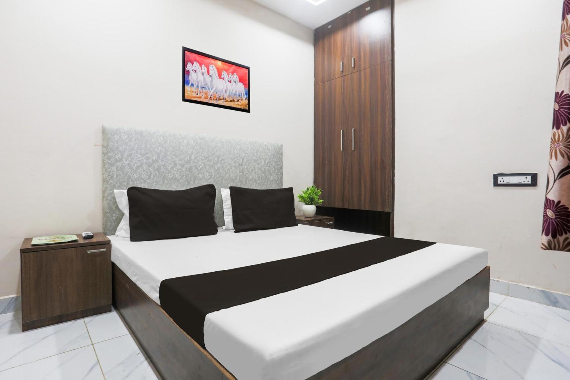 Hotel O S Grand Allāhābād Junction Zewnętrze zdjęcie